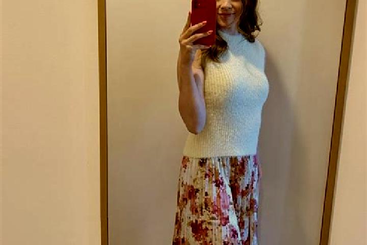 Sadie, 26 — Escort in Maminas, Albania