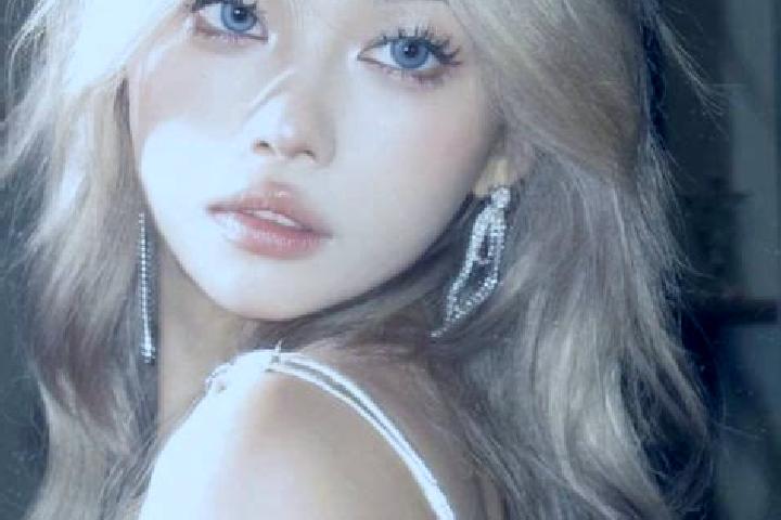 Sadie, 27, a blonde blue-eyed asian companion based in Bouafle. Offering Erotic Massage, Fetish, Overnight, Domination. Available for incall and outcall, day...