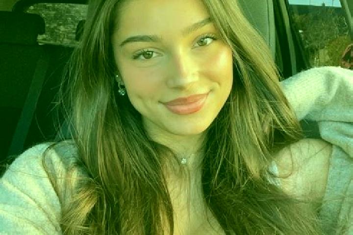 Sadie, 27, a brunette blue-eyed indian companion based in Lehnstedt. Offering Striptease, Girlfriend Experience, Overnight, 69, Party Girl. Available for inc...