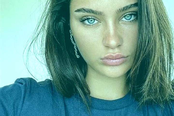 Sadie, 27, a brunette blue-eyed slavic companion based in Kadoma. Offering 69, BDSM, Striptease. Available for incall and outcall, day and evening dates.