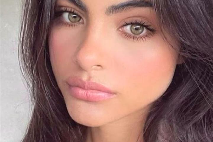 Sadie, 27, a chestnut dark-eyed indian companion based in Qiqian. Offering Couples, OWO, Duos, Tantra. Available for incall and outcall, overnight bookings a...
