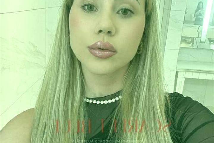 Sadie, 27 — Escort in Francisco Macedo, Brazil