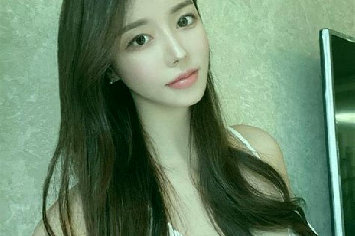 Sadie, 27 — Escort in Hujiaying, China