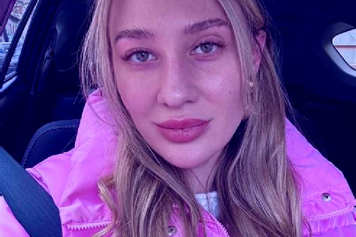 Sadie, 27 — Escort in Kolomak, Ukraine