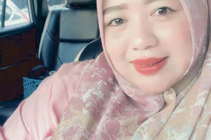 Sadie, 27 — Escort in Polewali, Indonesia