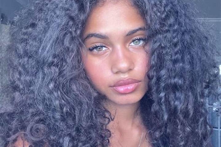 Sadie, 28, a black dark-eyed ebony companion based in Sivni. Offering Fetish, Overnight, Girlfriend Experience, GFE. Available for incall and outcall, day an...