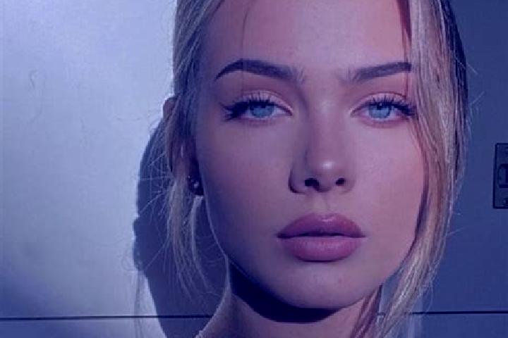 Sadie, 28, a blonde hazel-eyed european companion based in Negri. Offering CIM, A-Level. Available for incall and outcall, day and evening dates.