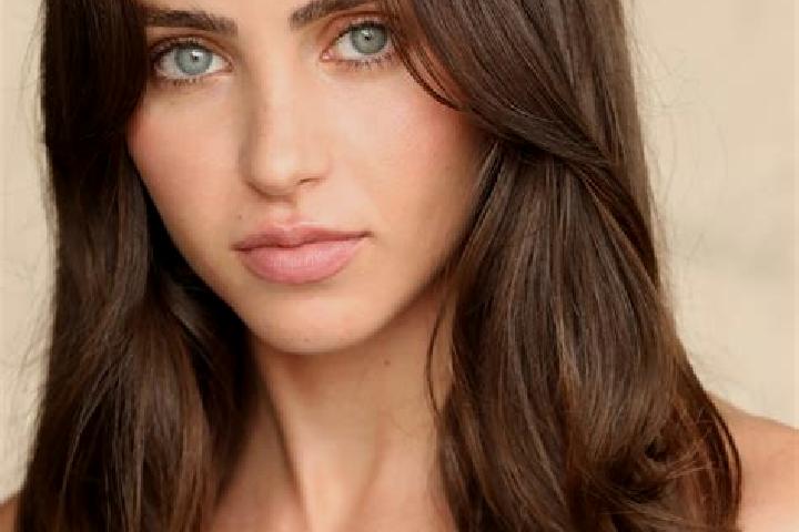 Sadie, 28, a brunette amber-eyed mixed companion based in Schlossbockelheim. Offering Girlfriend Experience, Domination, Prostate Massage, BDSM, Striptease. ...