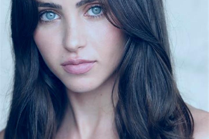Sadie, 28, a chestnut brown-eyed mixed companion based in Yarok. Offering Dinner Date, OWO, Couples. Available for incall and outcall, day and evening dates.