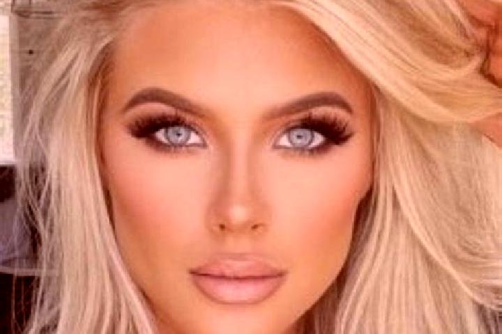 Sadie, 28, a platinum blonde grey-eyed middle eastern companion based in Weiden bei Rechnitz. Offering Fetish, Tantra, Dinner Date. Available for incall and ...