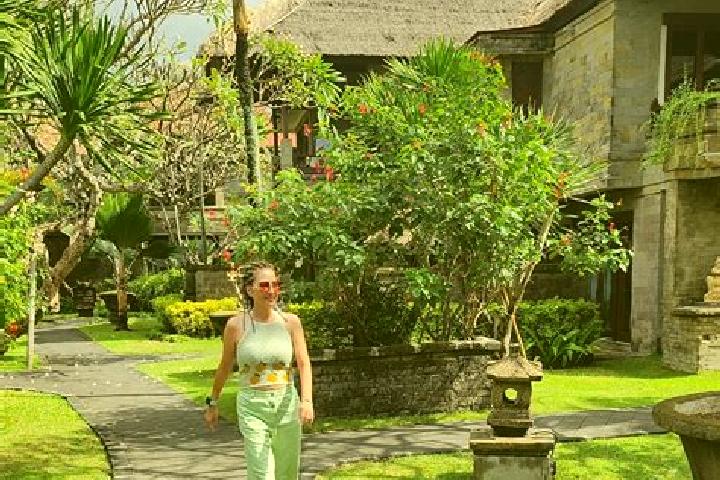 Sadie, 28 — Escort in Tanahwangko, Indonesia