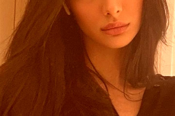 Sadie, 29, a black dark-eyed middle eastern companion based in Ulmu. Offering CIM, BDSM, Couples, 69. Available for incall and outcall, day and evening dates.
