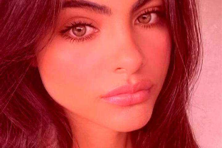 Sadie, 29, a brunette dark-eyed indian companion based in Dowan. Offering Roleplay, Duos, Deep French Kissing. Available for incall and outcall, day and even...