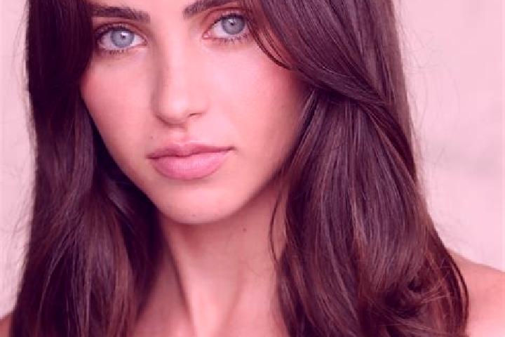 Sadie, 29, a brunette dark-eyed mixed companion based in Yuyapichis. Offering GFE, 69, Duos, OWO. Available for incall and outcall, day and evening dates.