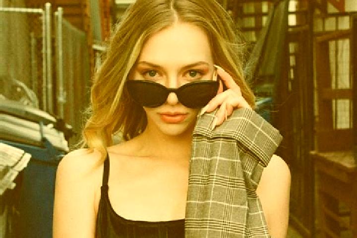 Sadie, 29 — Escort in Saint Cyrus, United Kingdom