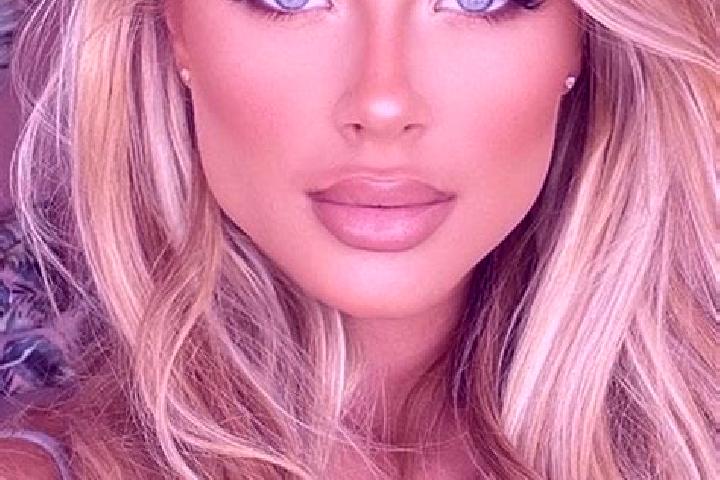 Sadie, 30, a blonde blue-eyed latina companion based in Buissenal. Offering Roleplay, A-Level, Party Girl, OWO. Available for incall and outcall, day and eve...