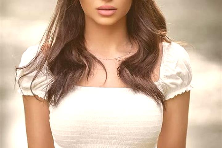 Sadie, 30, a brunette brown-eyed slavic companion based in Coutances. Offering Couples, GFE, A-Level. Available for incall and outcall, day and evening dates.