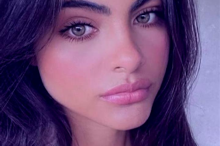 Sadie, 30, a brunette green-eyed middle eastern companion based in La Muralla. Offering Overnight, BDSM, Striptease, Fetish. Available for incall and outcall...