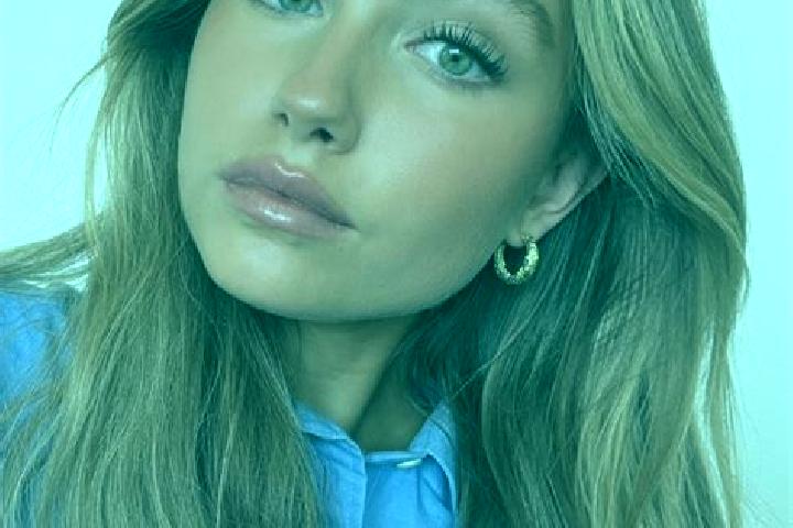 Sadie, 30, a dark blonde green-eyed mediterranean companion based in Casas de Benitez. Offering Massage, Prostate Massage, Tantra, Fetish. Available for inca...