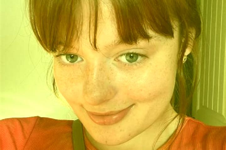 Sadie, 30, a red dark-eyed mixed companion based in Bracca. Offering OWO, Tantra, GFE, Fetish, Duos. Available for incall and outcall, day and evening dates.