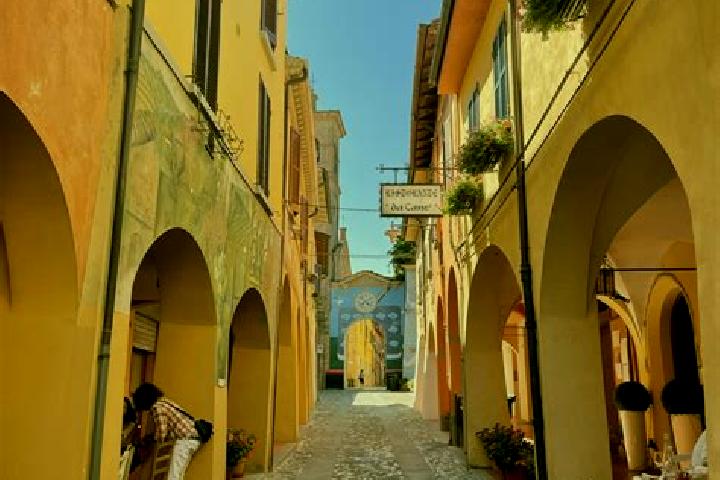 Sadie, 30 — Escort in Dozza, Italy