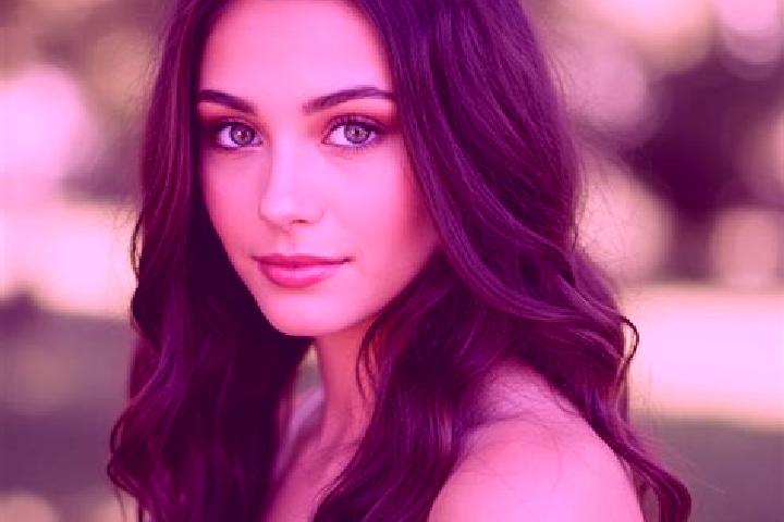 Sadie, 31, a brunette hazel-eyed caucasian companion based in Concrete. Offering Party Girl, GFE, Duos. Available for incall and outcall, day and evening dates.