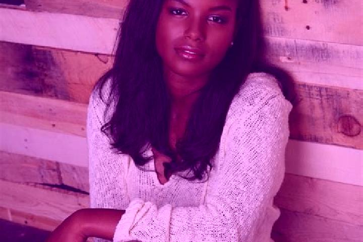 Sadie, 31, a chestnut dark-eyed ebony companion based in Tarmassia. Offering Girlfriend Experience, Deep French Kissing, Travel Companion, Party Girl. Availa...