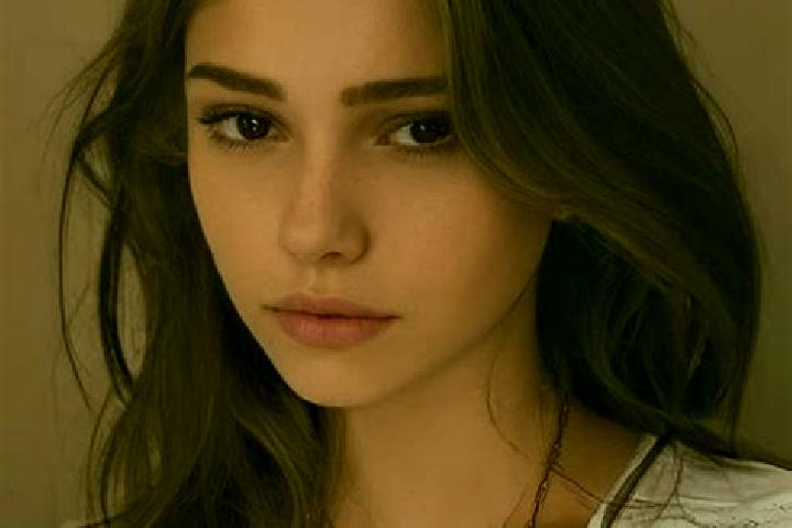 Sadie, 31, a chestnut grey-eyed slavic companion based in Roncofreddo-Santa Paola. Offering Striptease, Girlfriend Experience, Roleplay, Couples. Available f...