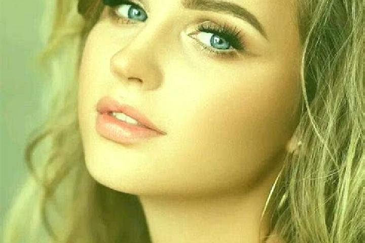 Sadie, 31, a dark blonde blue-eyed european companion based in Curiapo. Offering 69, Girlfriend Experience, GFE. Available for incall and outcall, day and ev...