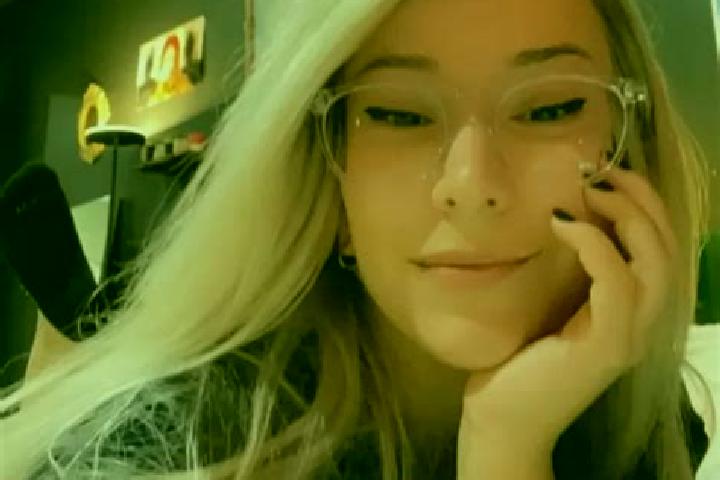 Sadie, 31, a platinum blonde dark-eyed caribbean companion based in Sao Sebastiao da Vargem Alegre. Offering Overnight, Duos, Striptease, Massage. Available ...