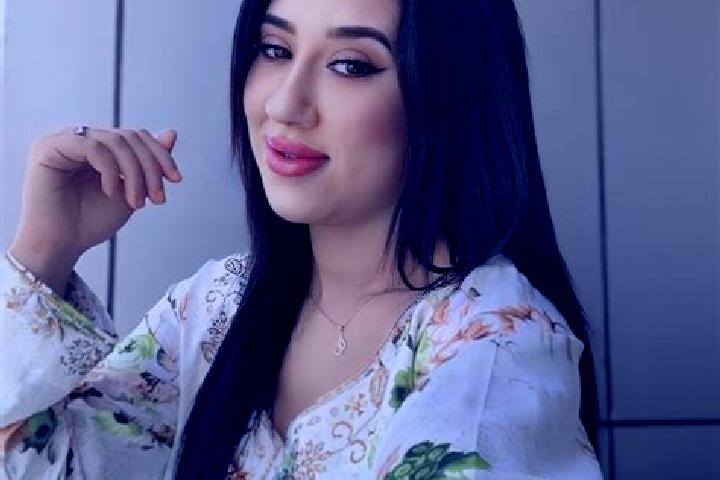 Sadie, 31 — Escort in Ain Dourij, Morocco