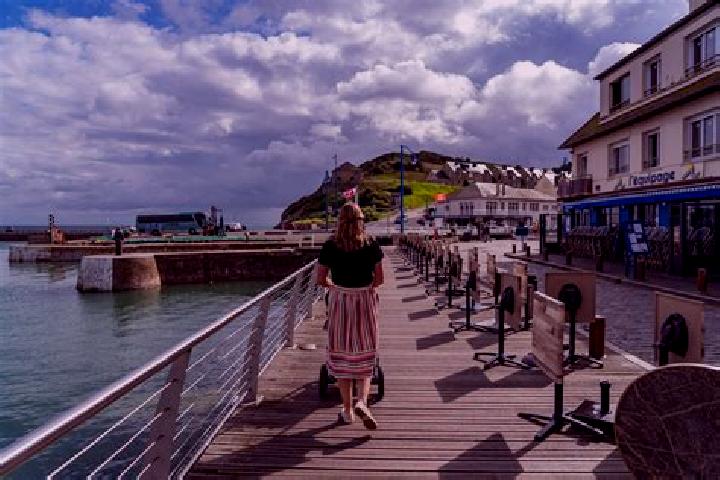 Sadie, 31 — Escort in Tour-en-Bessin, France