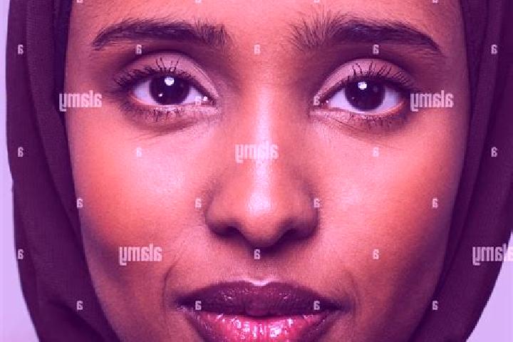 Sadie, 32, a auburn brown-eyed middle eastern companion based in Borchtlombeek. Offering Striptease, Fetish, Prostate Massage, Domination. Available for inca...