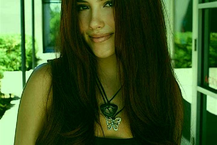 Sadie, 32, a auburn dark-eyed european companion based in Yukhan. Offering CIM, Fetish, Striptease. Available for incall and outcall, day and evening dates.