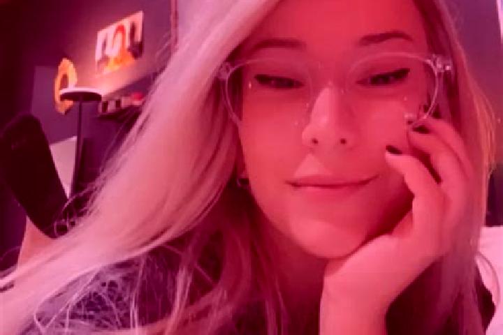 Sadie, 32, a blonde grey-eyed ebony companion based in Klein Wanzleben. Offering Tantra, BDSM, Prostate Massage, Fetish, Domination. Available for incall and...