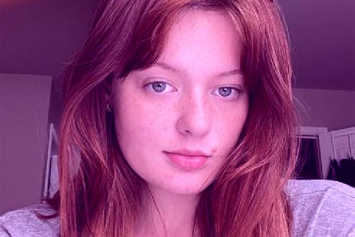 Sadie, 32, a red grey-eyed middle eastern companion based in North Haven Upper. Offering Deep French Kissing, Tantra. Available for incall and outcall, day a...