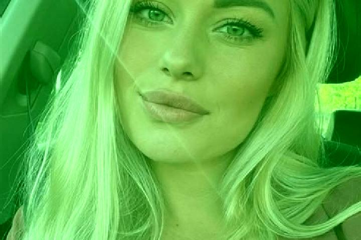 Sadie, 33, a blonde hazel-eyed ebony companion based in Cravo Norte. Offering Striptease, CIM, Domination, Overnight, Travel Companion. Available for incall ...