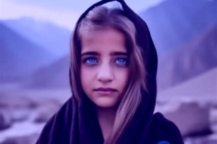Sadie, 33, a dark blonde grey-eyed middle eastern companion based in Sagud-Bahley. Offering Roleplay, Travel Companion, OWO. Available for incall and outcall...