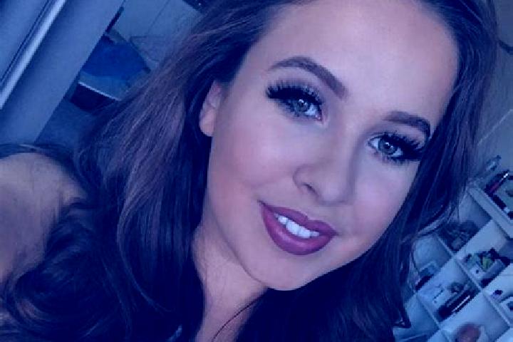 Sadie, 34, a auburn amber-eyed caribbean companion based in Frechilla de Almazan. Offering Fetish, BDSM. Available for incall and outcall, day and evening da...