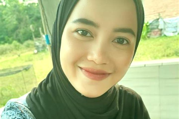 Sadie, 34 — Escort in Indralaya, Indonesia