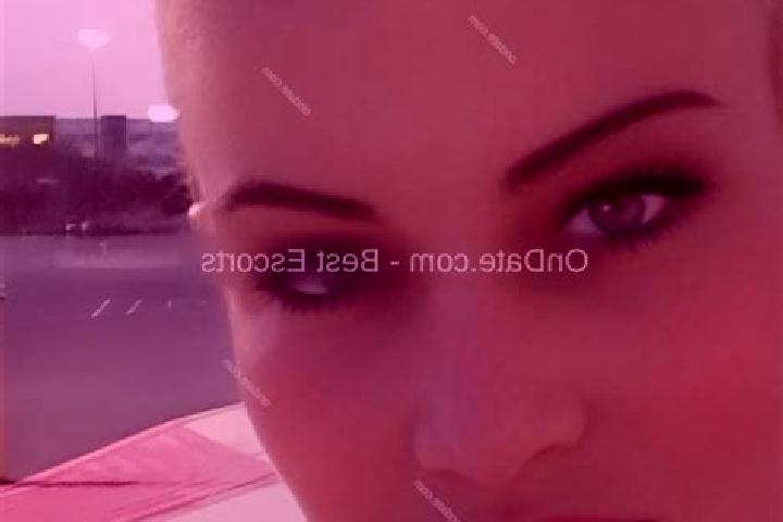 Sadie, 34 — Escort in Malusteni, Romania