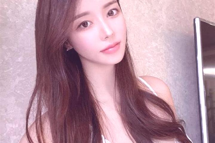 Sadie, 34 — Escort in Qiecha, China