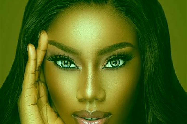 Sadie, 35, a auburn blue-eyed ebony companion based in Batu Tiga. Offering CIM, Travel Companion, A-Level, Duos, Striptease. Available for incall and outcall...