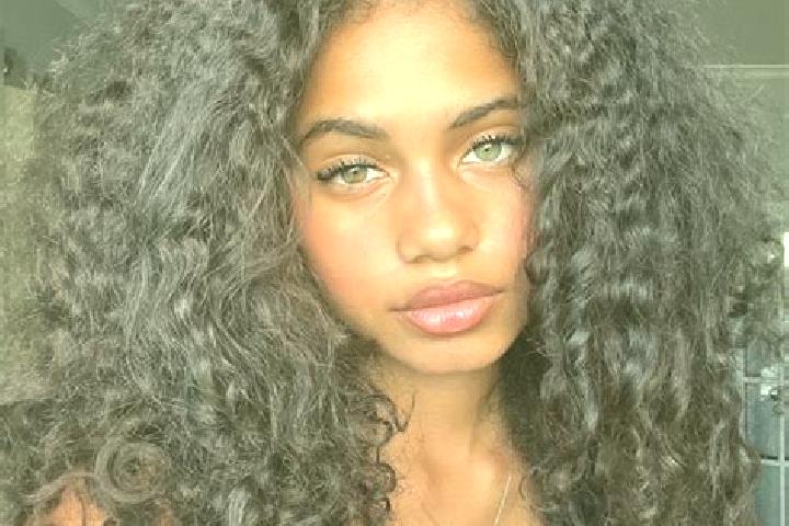 Sadie, 35, a auburn blue-eyed ebony companion based in Nieuwenrode. Offering CIM, Erotic Massage, Party Girl, Domination. Available for incall and outcall, o...