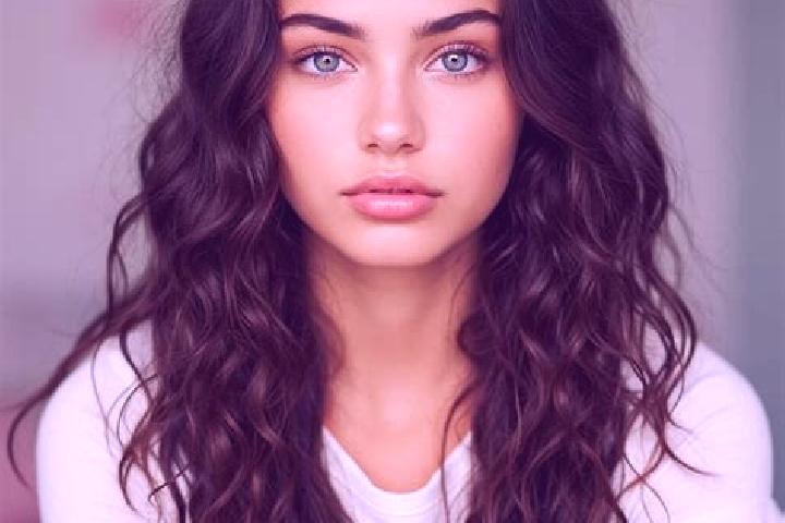Sadie, 35, a brunette green-eyed mediterranean companion based in Murzasichle. Offering Travel Companion, Striptease, Massage. Available for incall and outca...