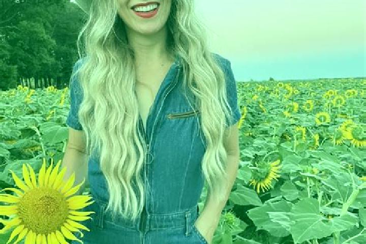 Sadie, 35 — Escort in Inola, United States