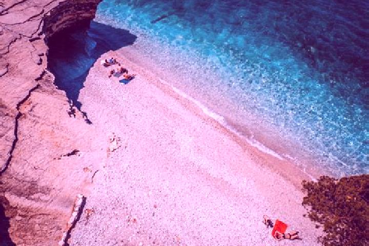Sadie, 35 — Escort in Klos, Albania