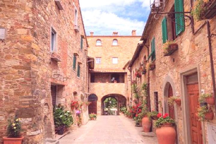 Sadie, 35 — Escort in Poggio San Marcello, Italy