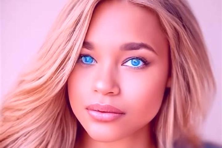 Sadie, 36, a dark blonde blue-eyed latina companion based in Riehen. Offering Fetish, Striptease, Erotic Massage, BDSM, Duos. Available for incall and outcal...