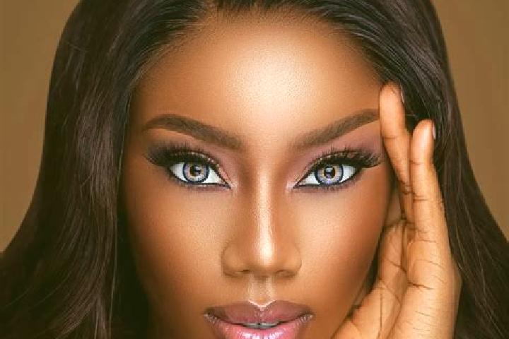 Sadie, 36, a red blue-eyed ebony companion based in Nova Pokrovka. Offering Party Girl, Striptease, CIM, Roleplay. Available for incall and outcall, day and ...